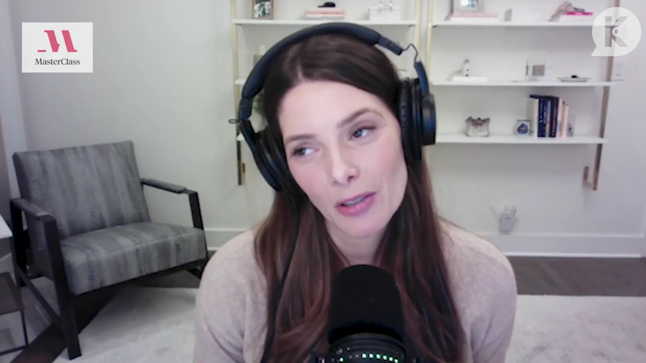 Ashley-Greene-dot-nl_TheTwilightEffect-Finale2MidnightSunandStorytellers0956.jpg