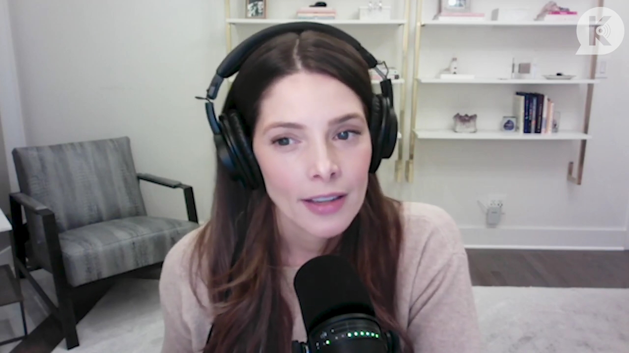 Ashley-Greene-dot-nl_TheTwilightEffect-Finale2MidnightSunandStorytellers1017.jpg