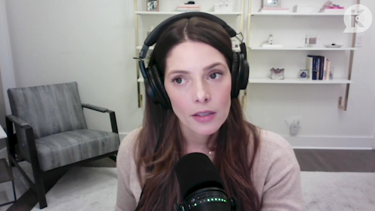 Ashley-Greene-dot-nl_TheTwilightEffect-Finale2MidnightSunandStorytellers1070.jpg Ashley-Greene-dot-nl_TheTwilightEffect-Finale2MidnightSunandStorytellers1070.jpg