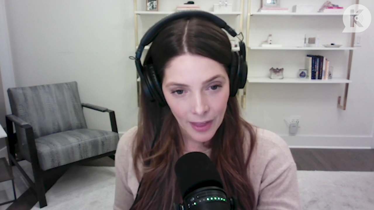 Ashley-Greene-dot-nl_TheTwilightEffect-Finale2MidnightSunandStorytellers1080.jpg