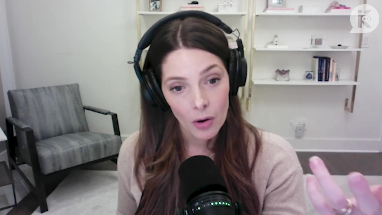 Ashley-Greene-dot-nl_TheTwilightEffect-Finale2MidnightSunandStorytellers1093.jpg