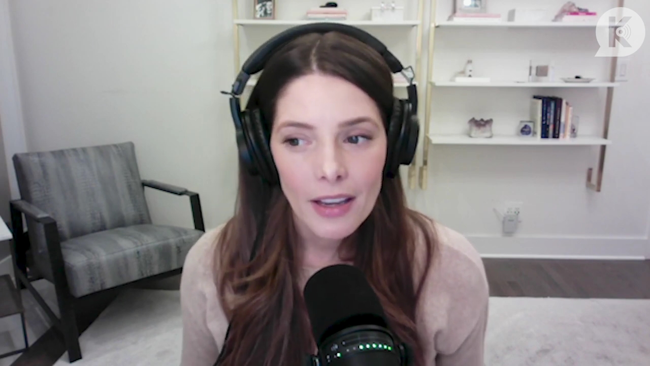 Ashley-Greene-dot-nl_TheTwilightEffect-Finale2MidnightSunandStorytellers1106.jpg Ashley-Greene-dot-nl_TheTwilightEffect-Finale2MidnightSunandStorytellers1106.jpg