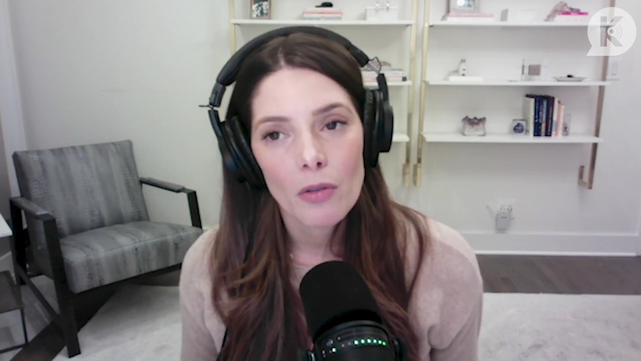 Ashley-Greene-dot-nl_TheTwilightEffect-Finale2MidnightSunandStorytellers1108.jpg Ashley-Greene-dot-nl_TheTwilightEffect-Finale2MidnightSunandStorytellers1108.jpg