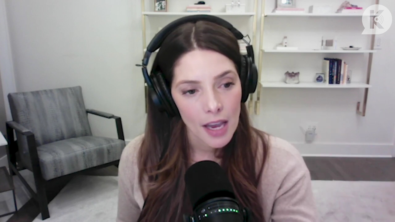 Ashley-Greene-dot-nl_TheTwilightEffect-Finale2MidnightSunandStorytellers1128.jpg