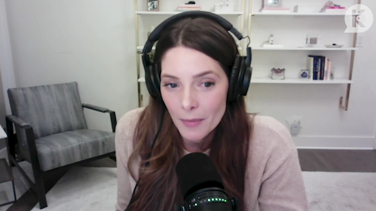 Ashley-Greene-dot-nl_TheTwilightEffect-Finale2MidnightSunandStorytellers1133.jpg