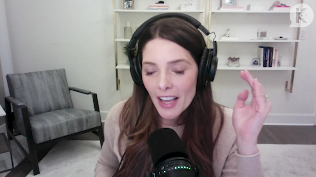 Ashley-Greene-dot-nl_TheTwilightEffect-Finale2MidnightSunandStorytellers1141.jpg