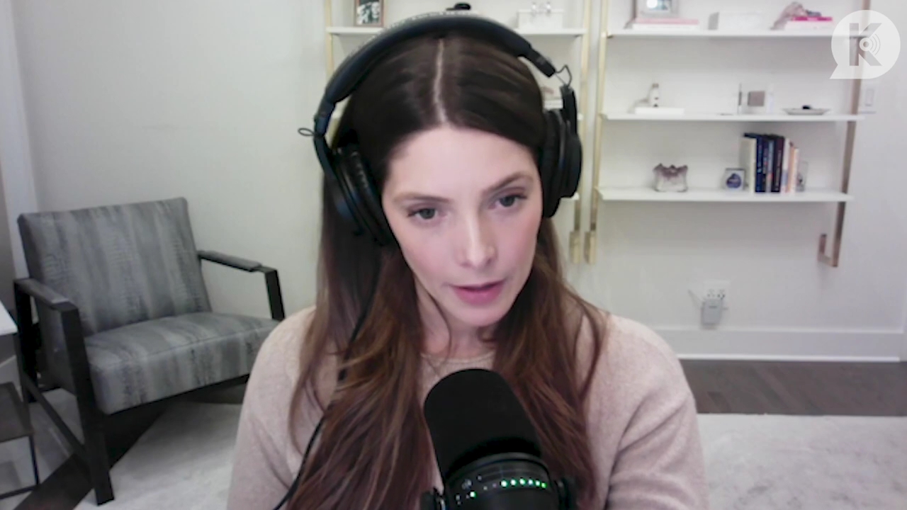 Ashley-Greene-dot-nl_TheTwilightEffect-Finale2MidnightSunandStorytellers1411.jpg