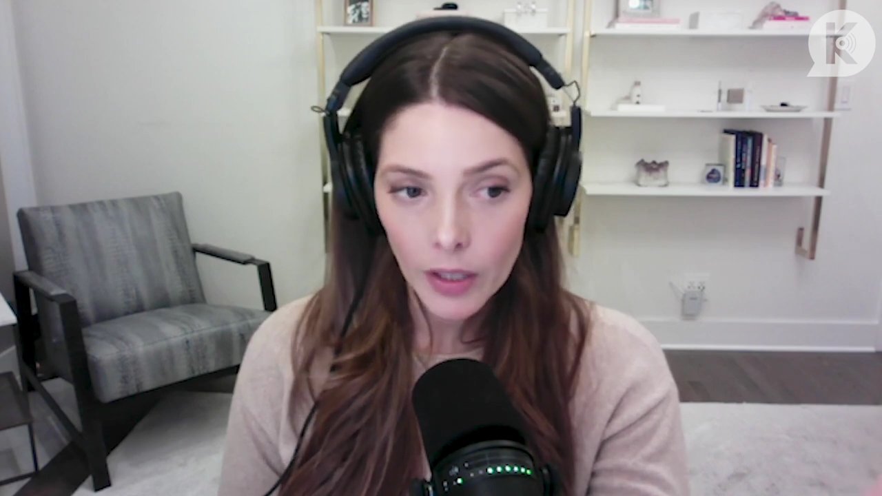 Ashley-Greene-dot-nl_TheTwilightEffect-Finale2MidnightSunandStorytellers1417.jpg