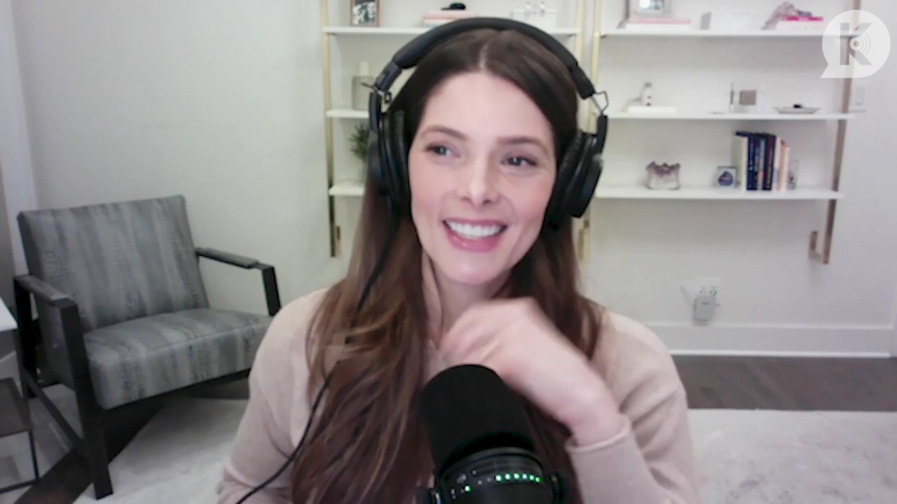 Ashley-Greene-dot-nl_TheTwilightEffect-Finale2MidnightSunandStorytellers1432.jpg