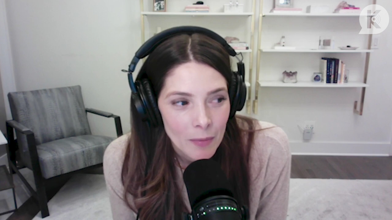 Ashley-Greene-dot-nl_TheTwilightEffect-Finale2MidnightSunandStorytellers2100.jpg Ashley-Greene-dot-nl_TheTwilightEffect-Finale2MidnightSunandStorytellers2100.jpg