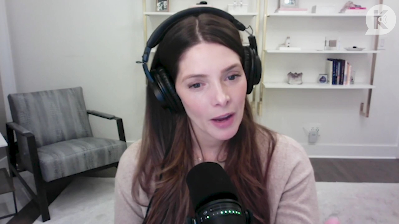 Ashley-Greene-dot-nl_TheTwilightEffect-Finale2MidnightSunandStorytellers2132.jpg
