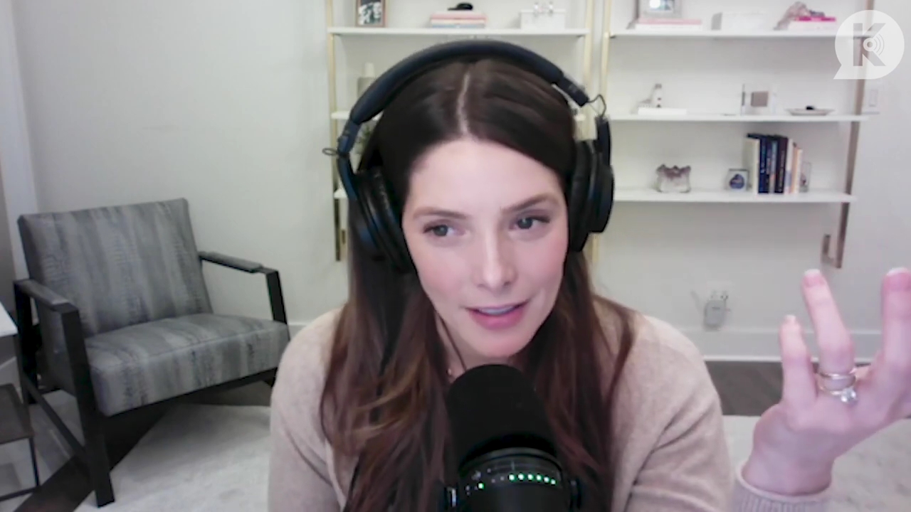 Ashley-Greene-dot-nl_TheTwilightEffect-Finale2MidnightSunandStorytellers2204.jpg