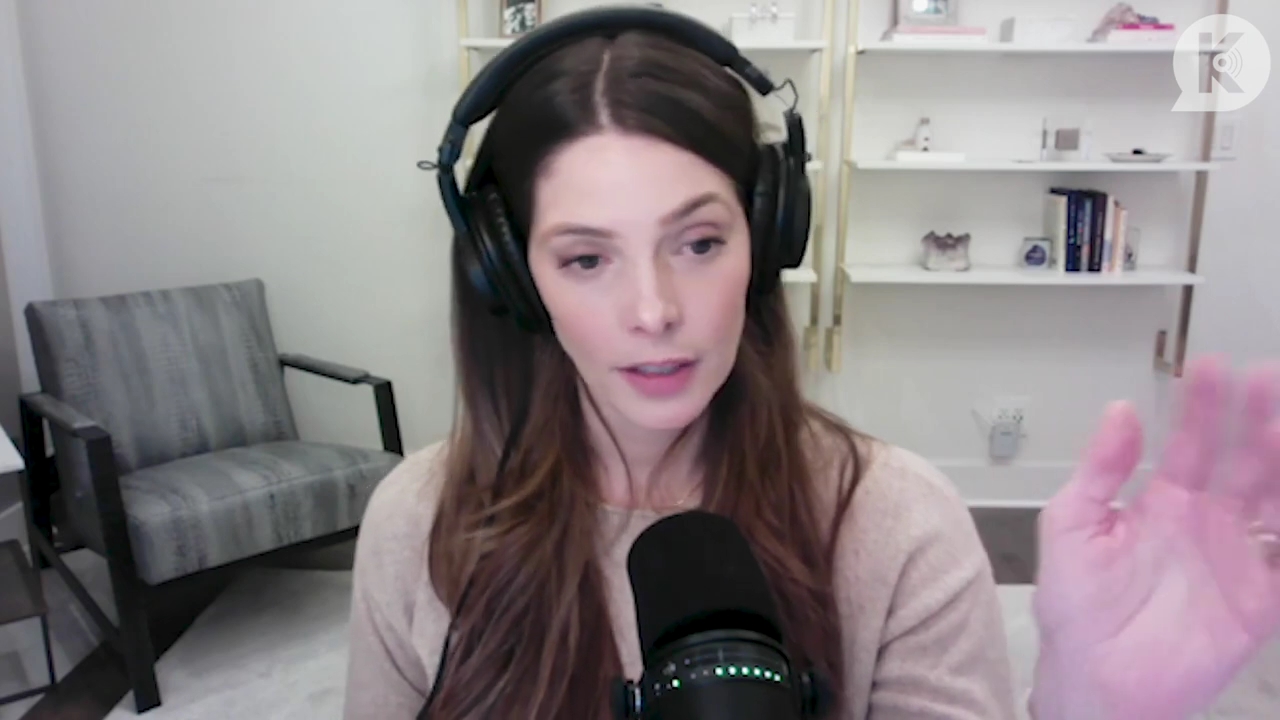 Ashley-Greene-dot-nl_TheTwilightEffect-Finale2MidnightSunandStorytellers2275.jpg