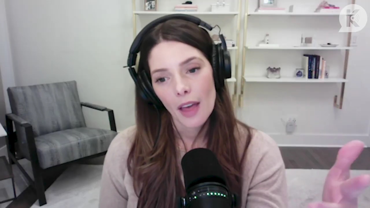 Ashley-Greene-dot-nl_TheTwilightEffect-Finale2MidnightSunandStorytellers2320.jpg