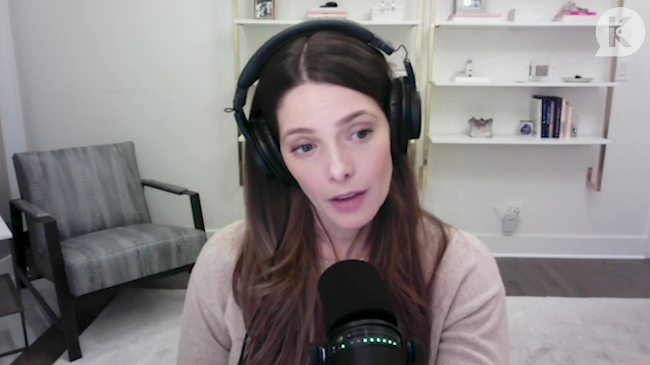Ashley-Greene-dot-nl_TheTwilightEffect-Finale2MidnightSunandStorytellers2323.jpg