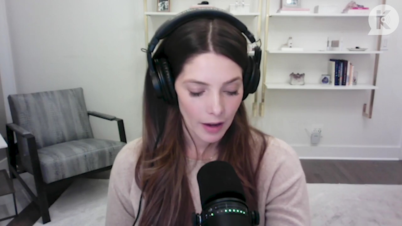 Ashley-Greene-dot-nl_TheTwilightEffect-Finale2MidnightSunandStorytellers2326.jpg