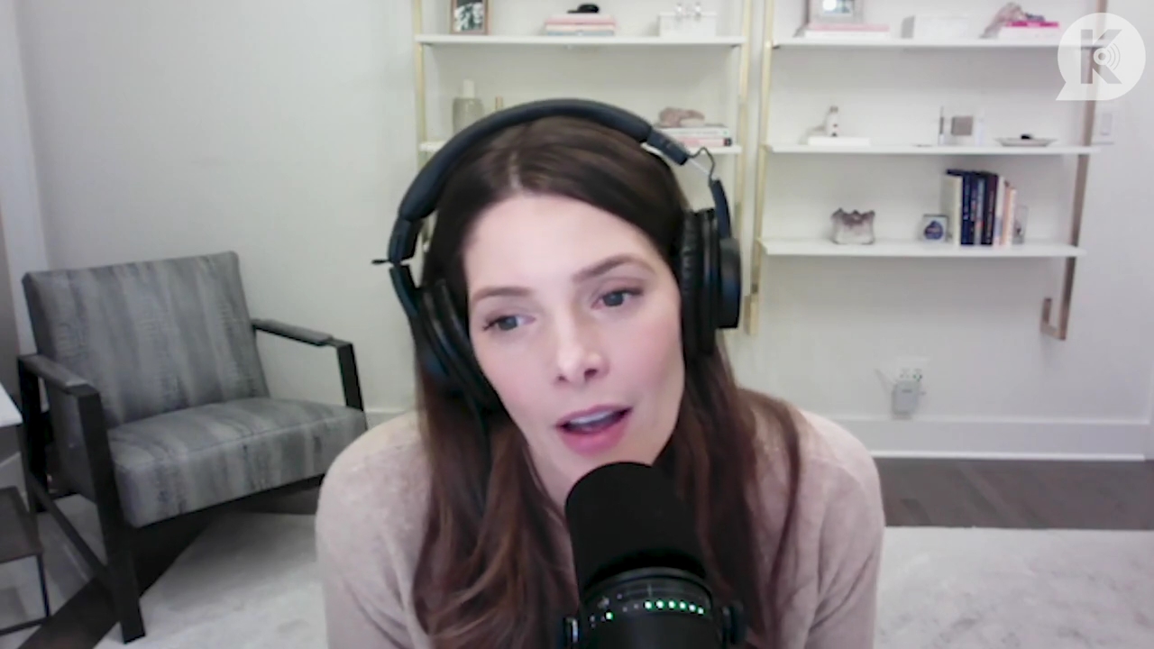 Ashley-Greene-dot-nl_TheTwilightEffect-Finale2MidnightSunandStorytellers2384.jpg