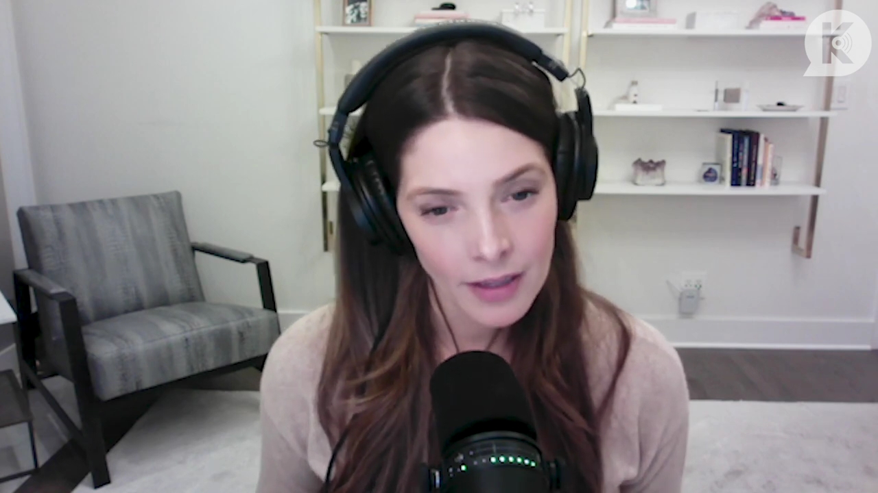 Ashley-Greene-dot-nl_TheTwilightEffect-Finale2MidnightSunandStorytellers2414.jpg