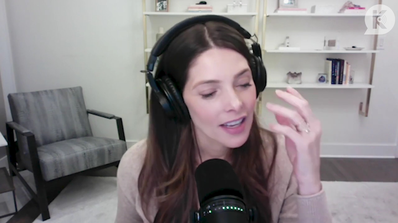 Ashley-Greene-dot-nl_TheTwilightEffect-Finale2MidnightSunandStorytellers2427.jpg