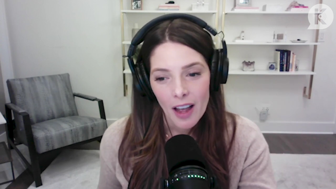 Ashley-Greene-dot-nl_TheTwilightEffect-Finale2MidnightSunandStorytellers2432.jpg