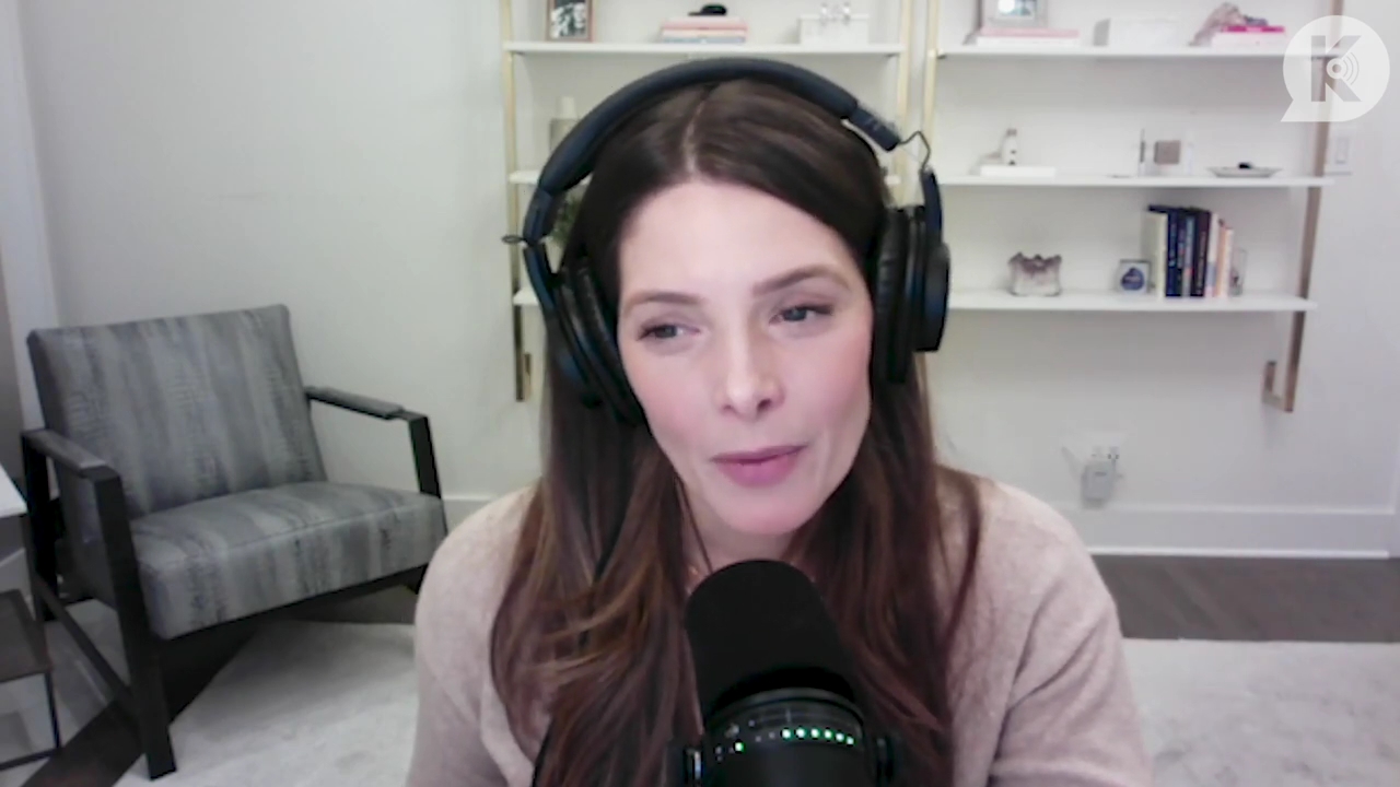 Ashley-Greene-dot-nl_TheTwilightEffect-Finale2MidnightSunandStorytellers2433.jpg Ashley-Greene-dot-nl_TheTwilightEffect-Finale2MidnightSunandStorytellers2433.jpg