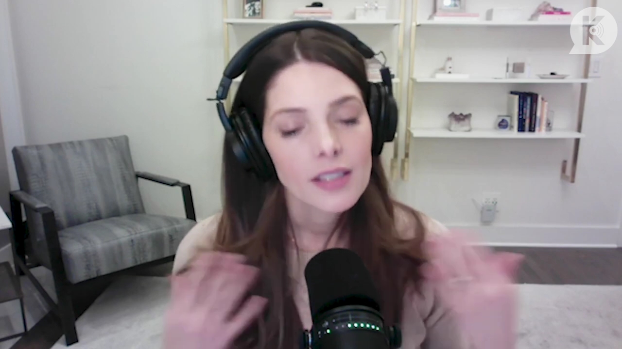 Ashley-Greene-dot-nl_TheTwilightEffect-Finale2MidnightSunandStorytellers2439.jpg