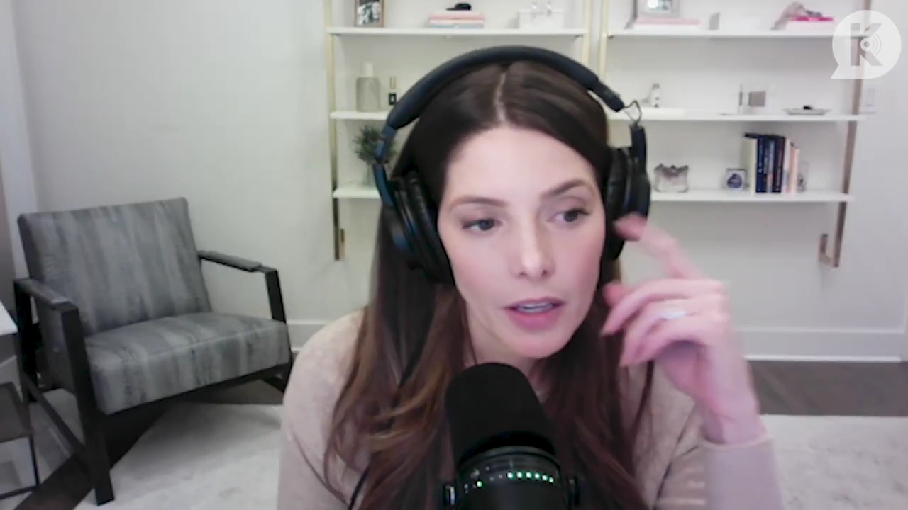 Ashley-Greene-dot-nl_TheTwilightEffect-Finale2MidnightSunandStorytellers2518.jpg Ashley-Greene-dot-nl_TheTwilightEffect-Finale2MidnightSunandStorytellers2518.jpg