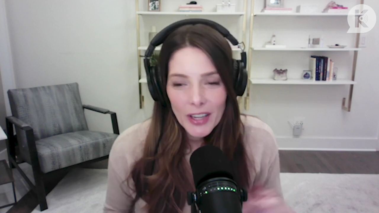 Ashley-Greene-dot-nl_TheTwilightEffect-Finale2MidnightSunandStorytellers2626.jpg Ashley-Greene-dot-nl_TheTwilightEffect-Finale2MidnightSunandStorytellers2626.jpg