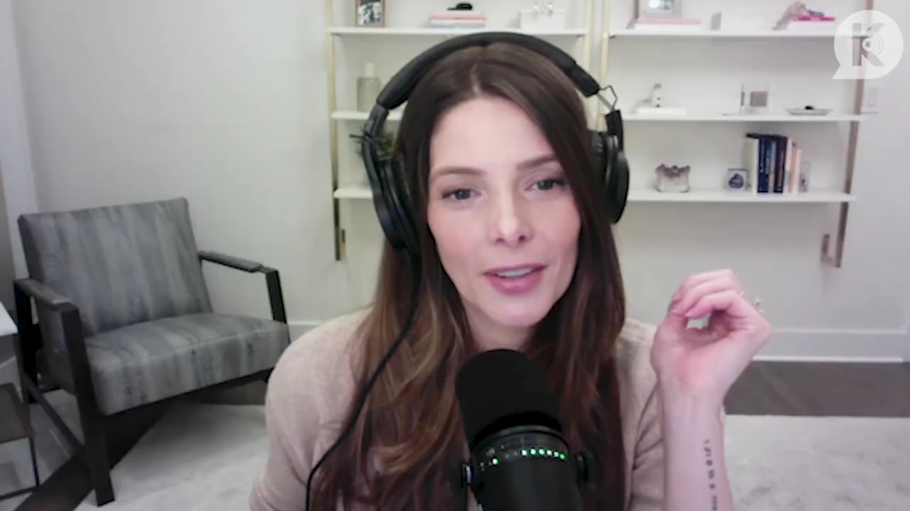 Ashley-Greene-dot-nl_TheTwilightEffect-Finale2MidnightSunandStorytellers3302.jpg