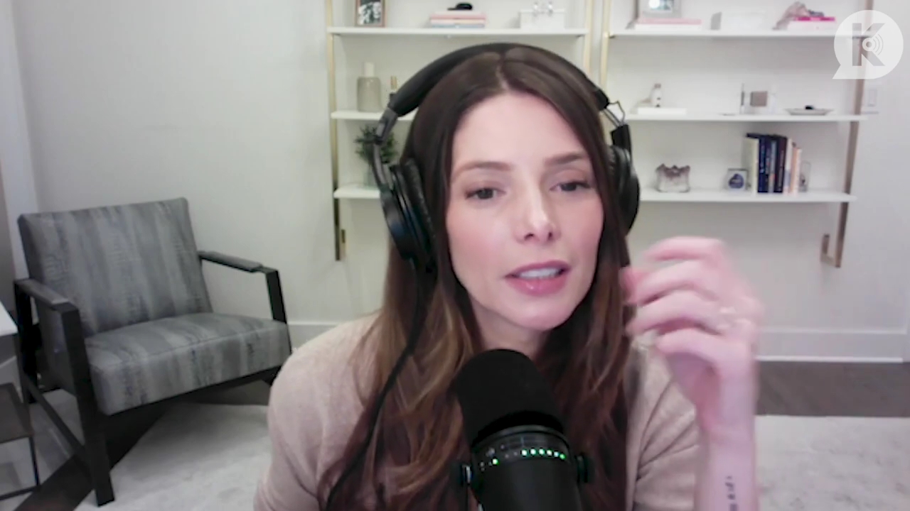 Ashley-Greene-dot-nl_TheTwilightEffect-Finale2MidnightSunandStorytellers3308.jpg