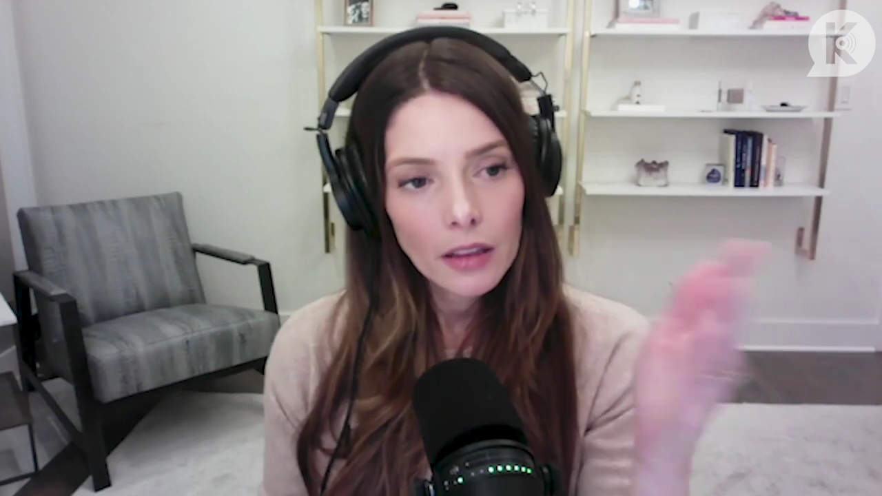 Ashley-Greene-dot-nl_TheTwilightEffect-Finale2MidnightSunandStorytellers3382.jpg