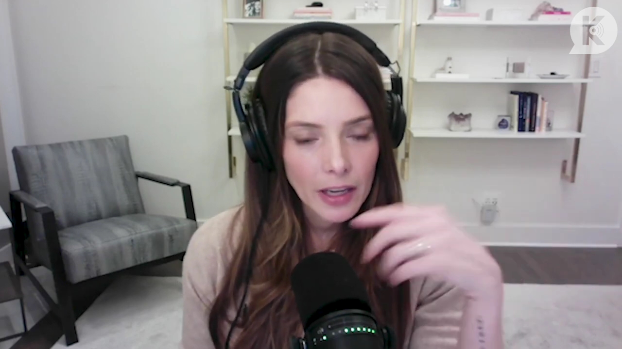 Ashley-Greene-dot-nl_TheTwilightEffect-Finale2MidnightSunandStorytellers3384.jpg