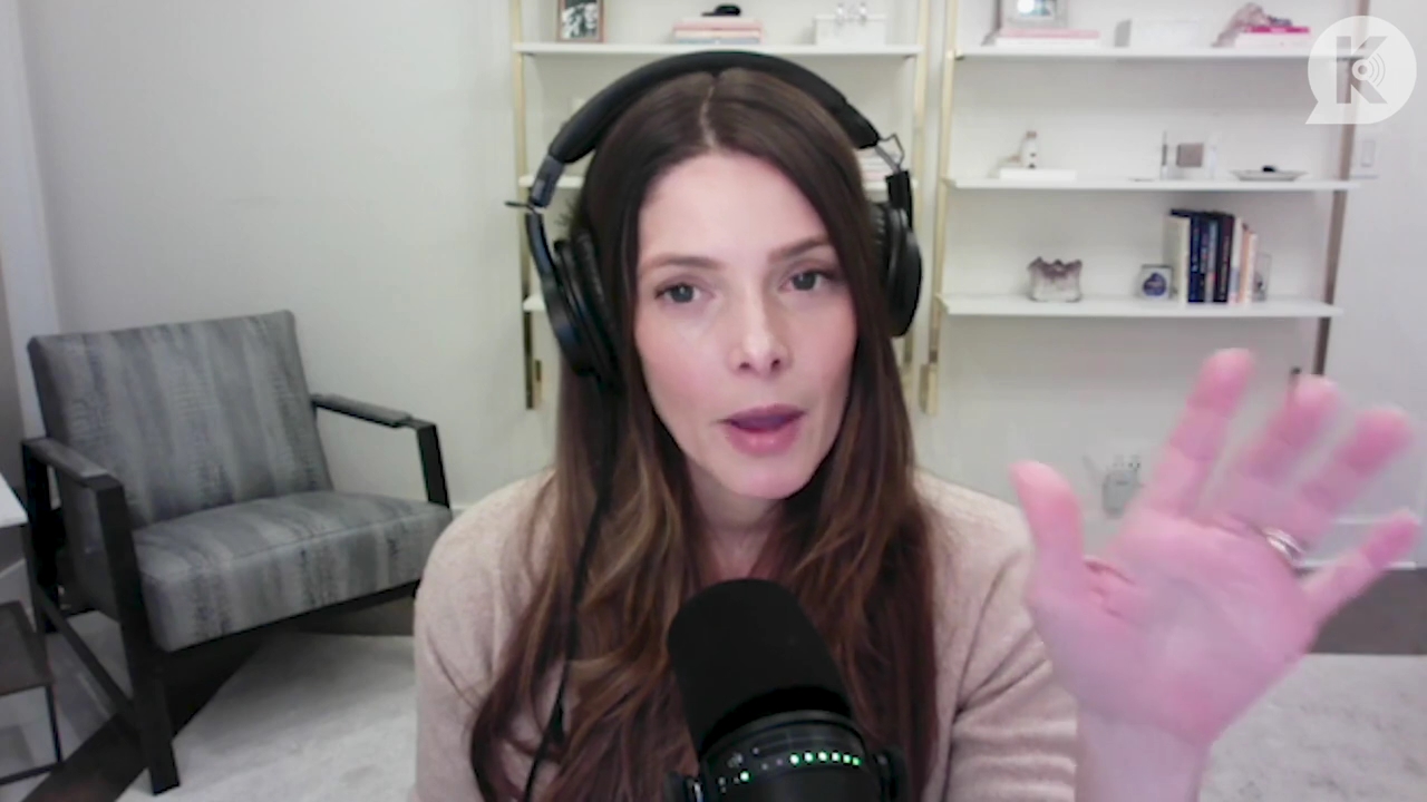 Ashley-Greene-dot-nl_TheTwilightEffect-Finale2MidnightSunandStorytellers3393.jpg