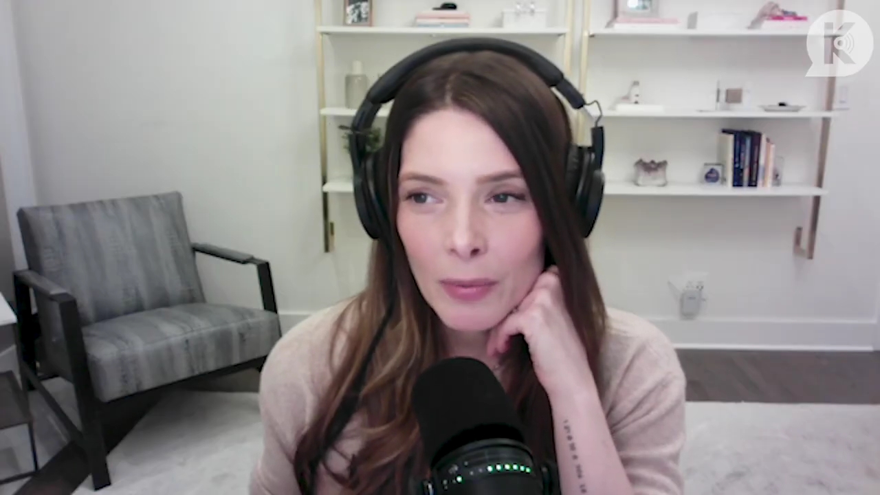 Ashley-Greene-dot-nl_TheTwilightEffect-Finale2MidnightSunandStorytellers3437.jpg