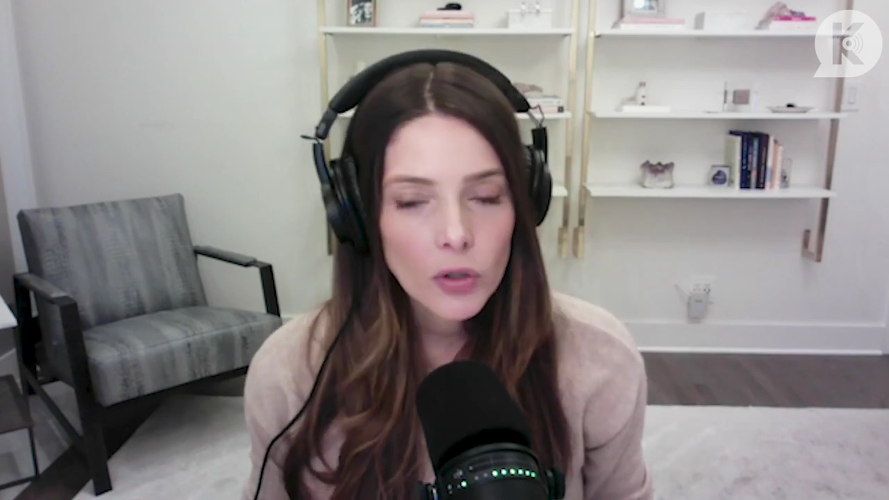 Ashley-Greene-dot-nl_TheTwilightEffect-Finale2MidnightSunandStorytellers3452.jpg