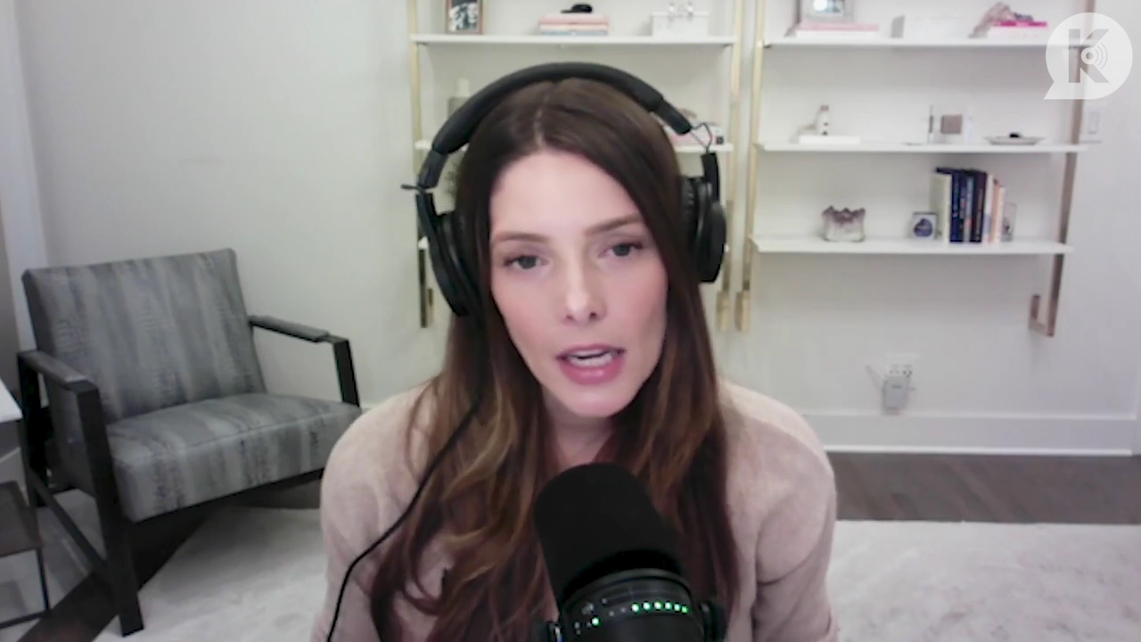 Ashley-Greene-dot-nl_TheTwilightEffect-Finale2MidnightSunandStorytellers3453.jpg