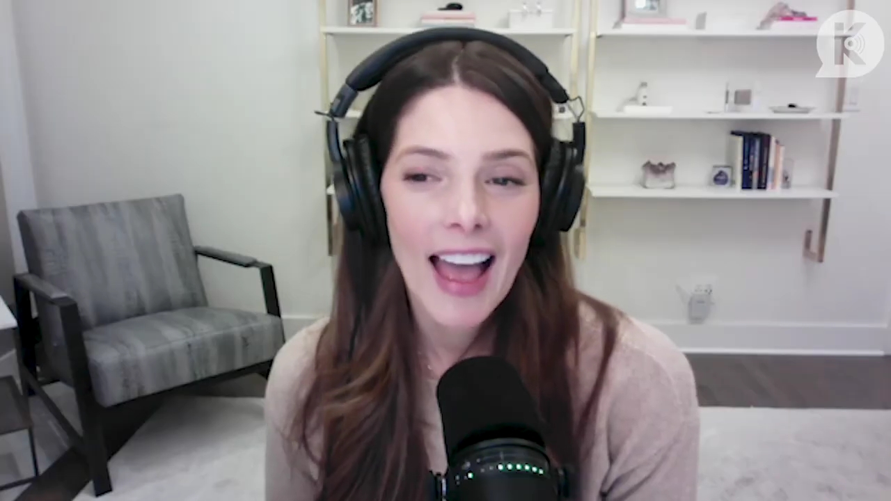 Ashley-Greene-dot-nl_TheTwilightEffect-Finale2MidnightSunandStorytellers3551.jpg