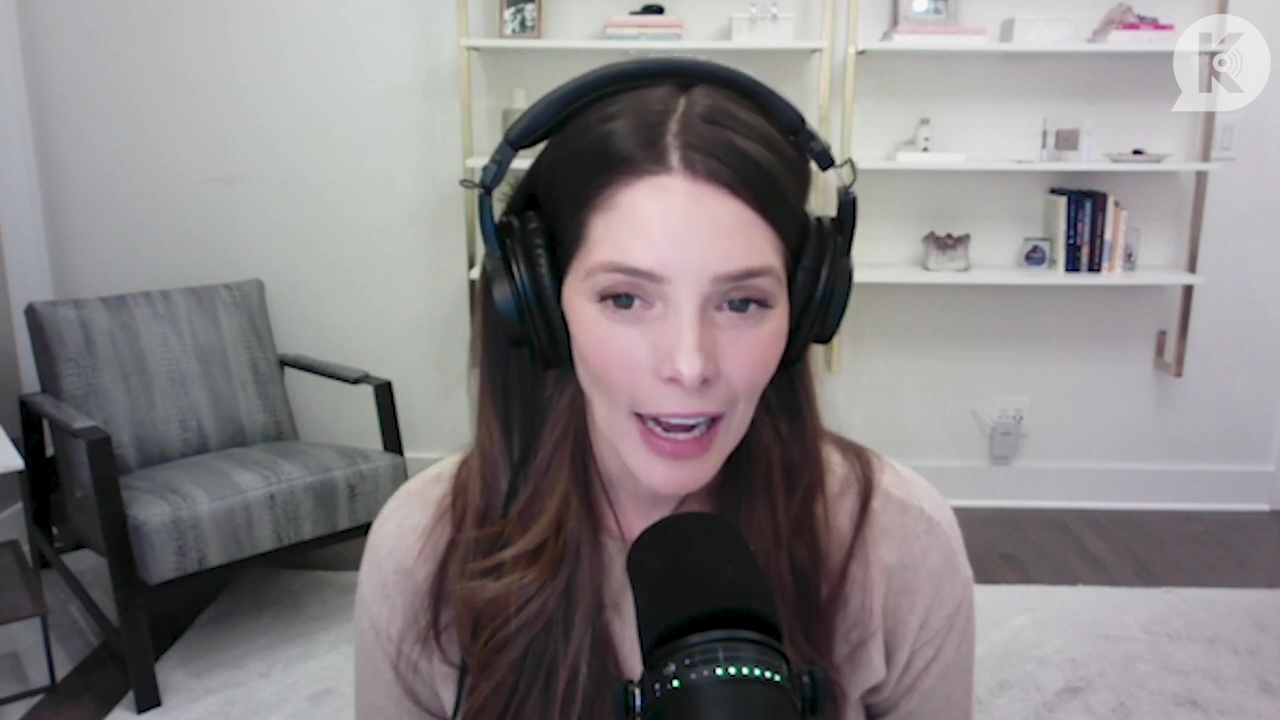 Ashley-Greene-dot-nl_TheTwilightEffect-Finale2MidnightSunandStorytellers3652.jpg