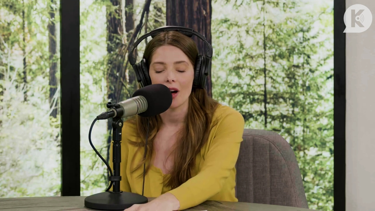 Ashley-Greene-dot-nl_TheTwilightEffect-Aflevering7NewMoonRewatchPart2of3-0525.jpg Ashley-Greene-dot-nl_TheTwilightEffect-Aflevering7NewMoonRewatchPart2of3-0525.jpg