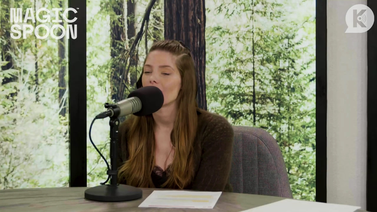 Ashley-Greene-dot-nl_TheTwilightEffect-Aflevering7NewMoonRewatchPart2of3-0736.jpg Ashley-Greene-dot-nl_TheTwilightEffect-Aflevering7NewMoonRewatchPart2of3-0736.jpg