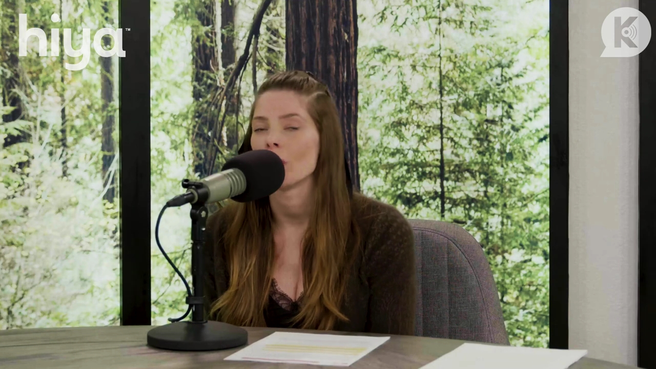 Ashley-Greene-dot-nl_TheTwilightEffect-Aflevering7NewMoonRewatchPart2of3-0937.jpg Ashley-Greene-dot-nl_TheTwilightEffect-Aflevering7NewMoonRewatchPart2of3-0937.jpg