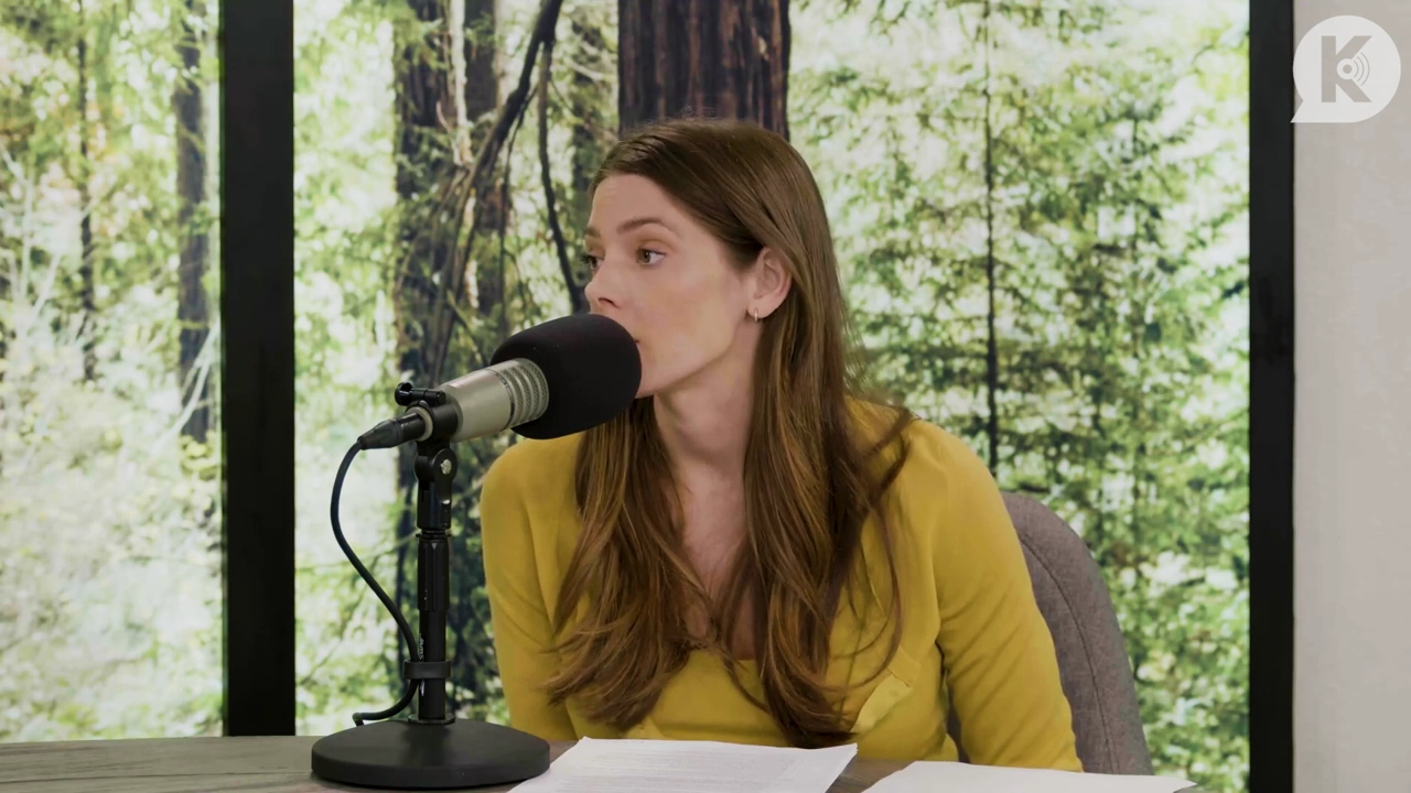 Ashley-Greene-dot-nl_TheTwilightEffect-Aflevering7NewMoonRewatchPart2of3-1065.jpg Ashley-Greene-dot-nl_TheTwilightEffect-Aflevering7NewMoonRewatchPart2of3-1065.jpg