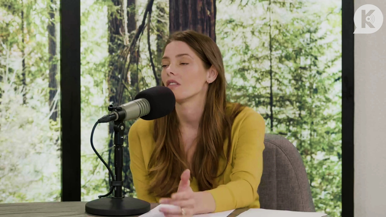 Ashley-Greene-dot-nl_TheTwilightEffect-Aflevering7NewMoonRewatchPart2of3-1237.jpg Ashley-Greene-dot-nl_TheTwilightEffect-Aflevering7NewMoonRewatchPart2of3-1237.jpg