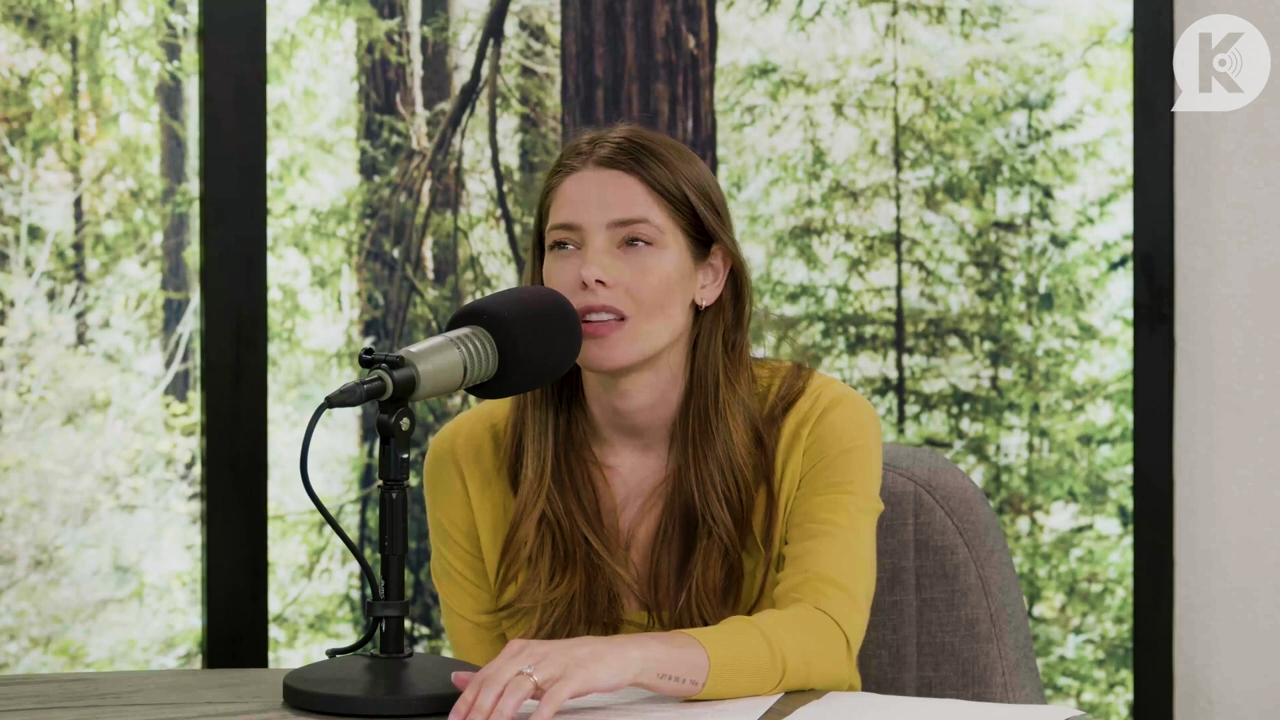 Ashley-Greene-dot-nl_TheTwilightEffect-Aflevering7NewMoonRewatchPart2of3-1242.jpg Ashley-Greene-dot-nl_TheTwilightEffect-Aflevering7NewMoonRewatchPart2of3-1242.jpg