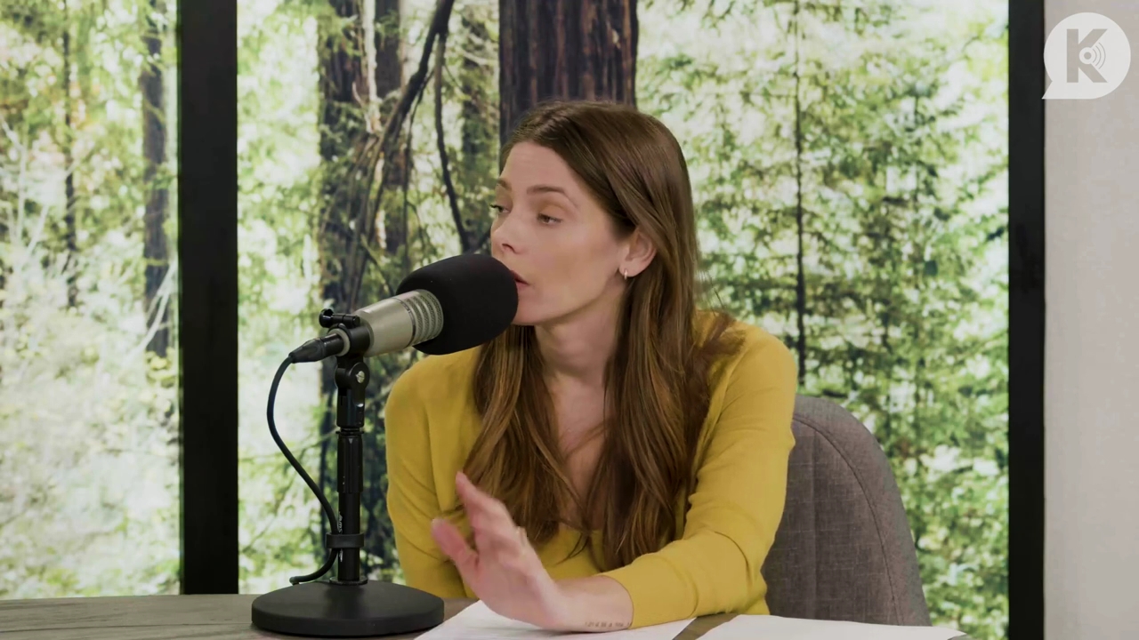 Ashley-Greene-dot-nl_TheTwilightEffect-Aflevering7NewMoonRewatchPart2of3-1258.jpg Ashley-Greene-dot-nl_TheTwilightEffect-Aflevering7NewMoonRewatchPart2of3-1258.jpg