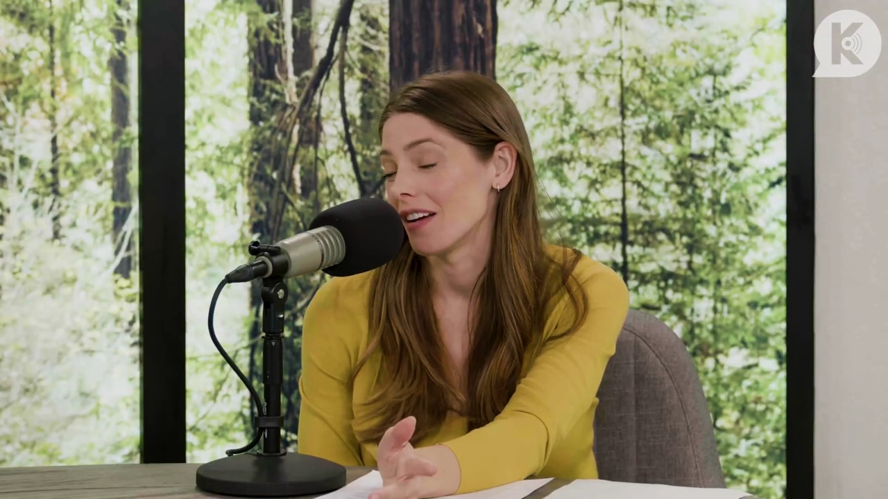 Ashley-Greene-dot-nl_TheTwilightEffect-Aflevering7NewMoonRewatchPart2of3-1406.jpg Ashley-Greene-dot-nl_TheTwilightEffect-Aflevering7NewMoonRewatchPart2of3-1406.jpg