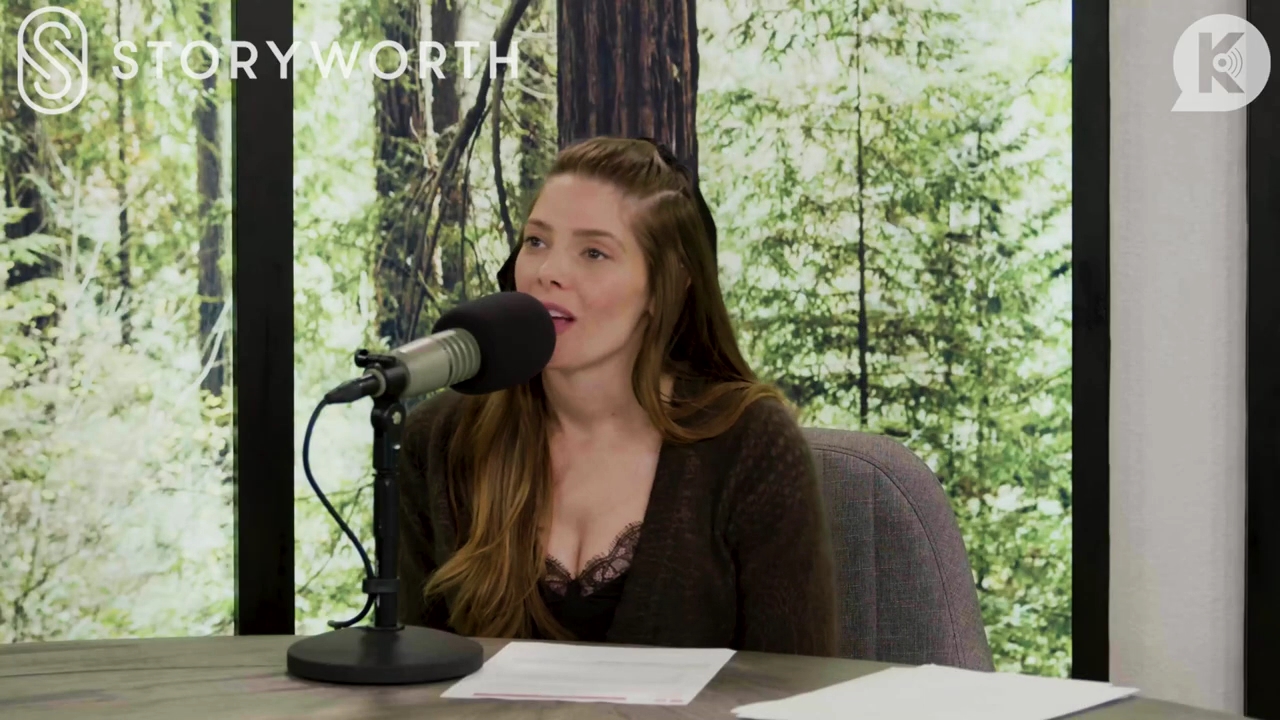 Ashley-Greene-dot-nl_TheTwilightEffect-Aflevering7NewMoonRewatchPart2of3-1602.jpg Ashley-Greene-dot-nl_TheTwilightEffect-Aflevering7NewMoonRewatchPart2of3-1602.jpg