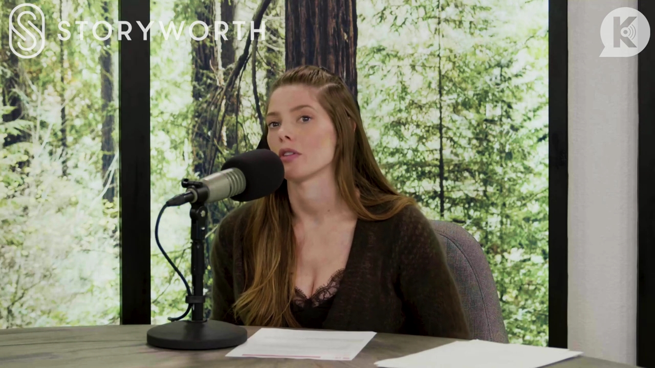 Ashley-Greene-dot-nl_TheTwilightEffect-Aflevering7NewMoonRewatchPart2of3-1615.jpg Ashley-Greene-dot-nl_TheTwilightEffect-Aflevering7NewMoonRewatchPart2of3-1615.jpg