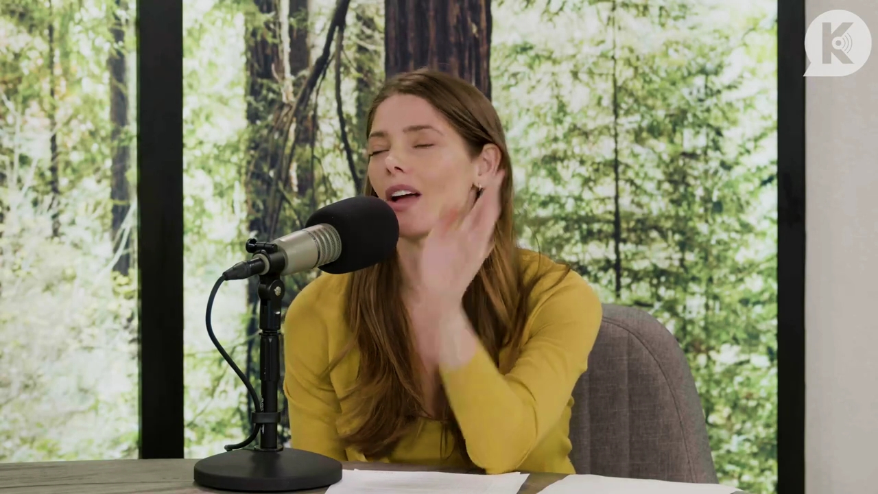 Ashley-Greene-dot-nl_TheTwilightEffect-Aflevering7NewMoonRewatchPart2of3-1776.jpg Ashley-Greene-dot-nl_TheTwilightEffect-Aflevering7NewMoonRewatchPart2of3-1776.jpg