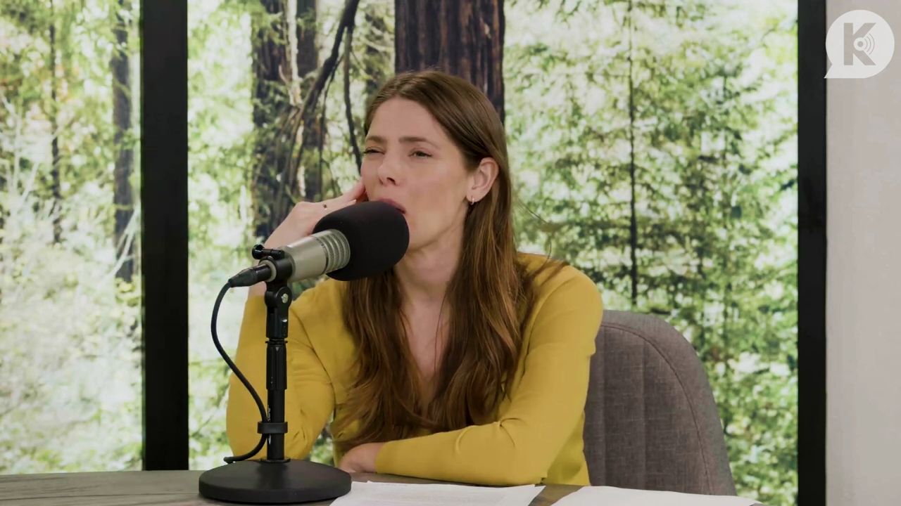 Ashley-Greene-dot-nl_TheTwilightEffect-Aflevering7NewMoonRewatchPart2of3-1938.jpg Ashley-Greene-dot-nl_TheTwilightEffect-Aflevering7NewMoonRewatchPart2of3-1938.jpg